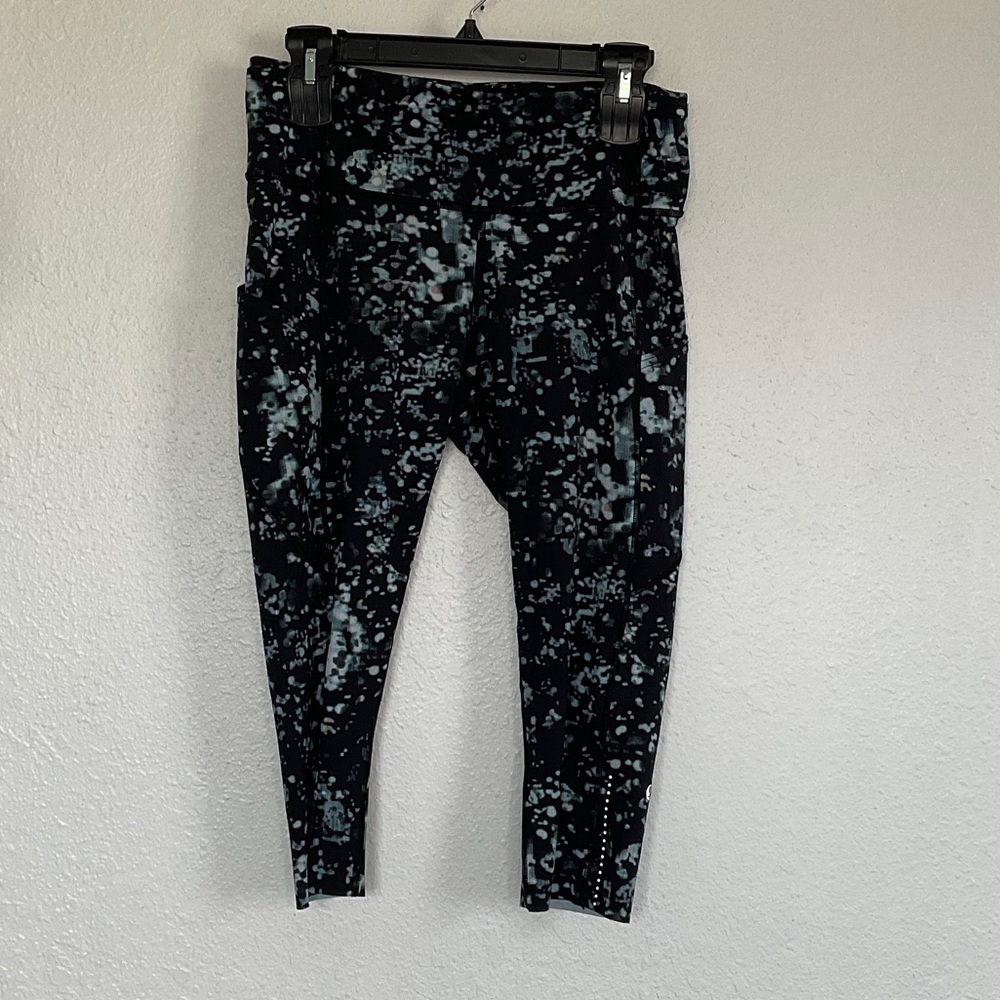 Lululemon Athletica :   Women.   Leggings